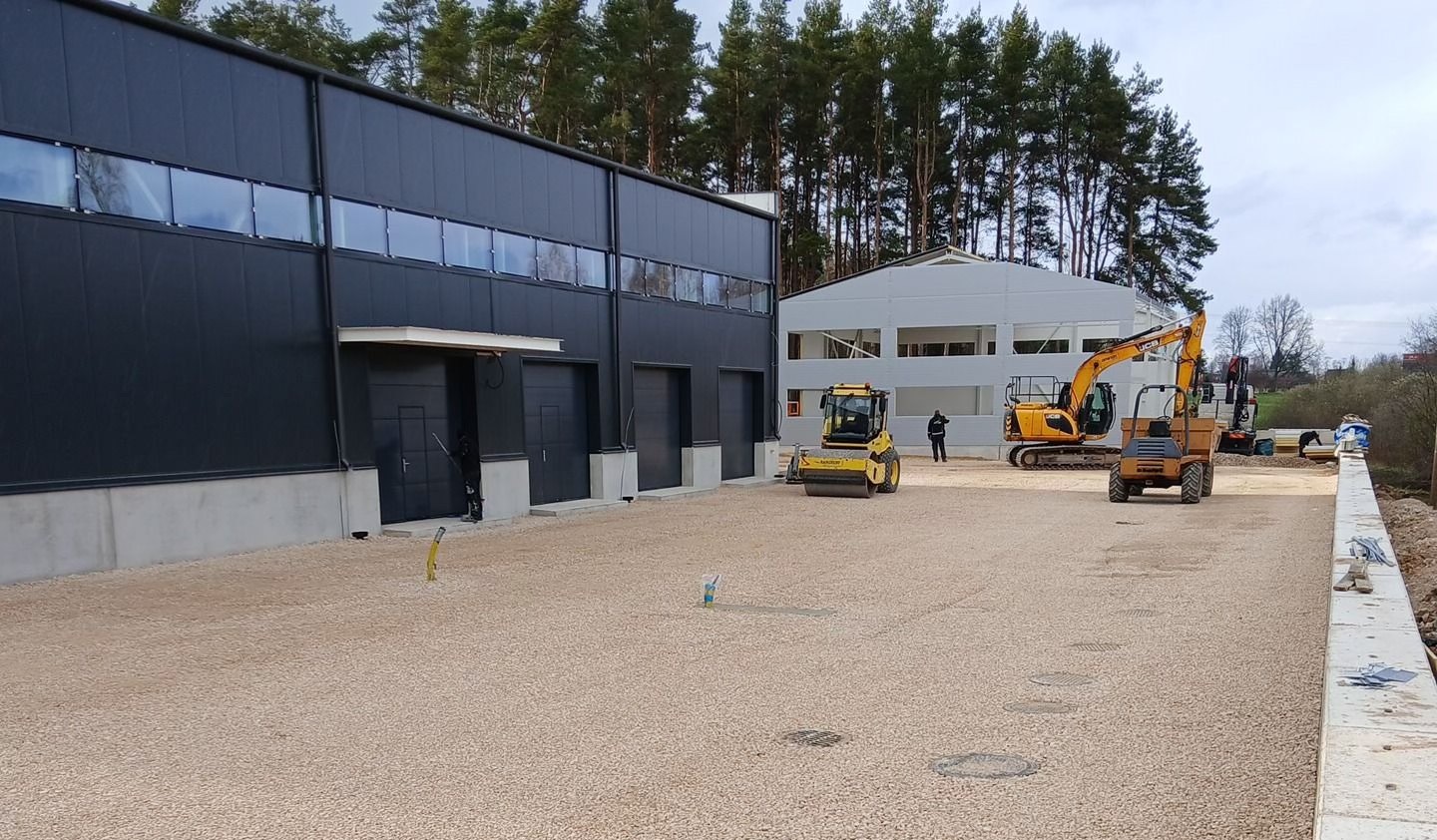 Viljandi Automaailma kaevetööd ja parklate ehitus